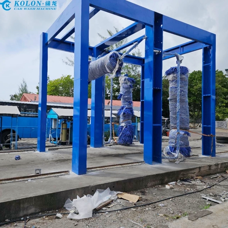 KOLON رانندگی از طریق دکمه توقف اضطراری مجهز به 3 برش ماشین لباسشویی اتوبوس با کنترل PLC مصرف آب 267L