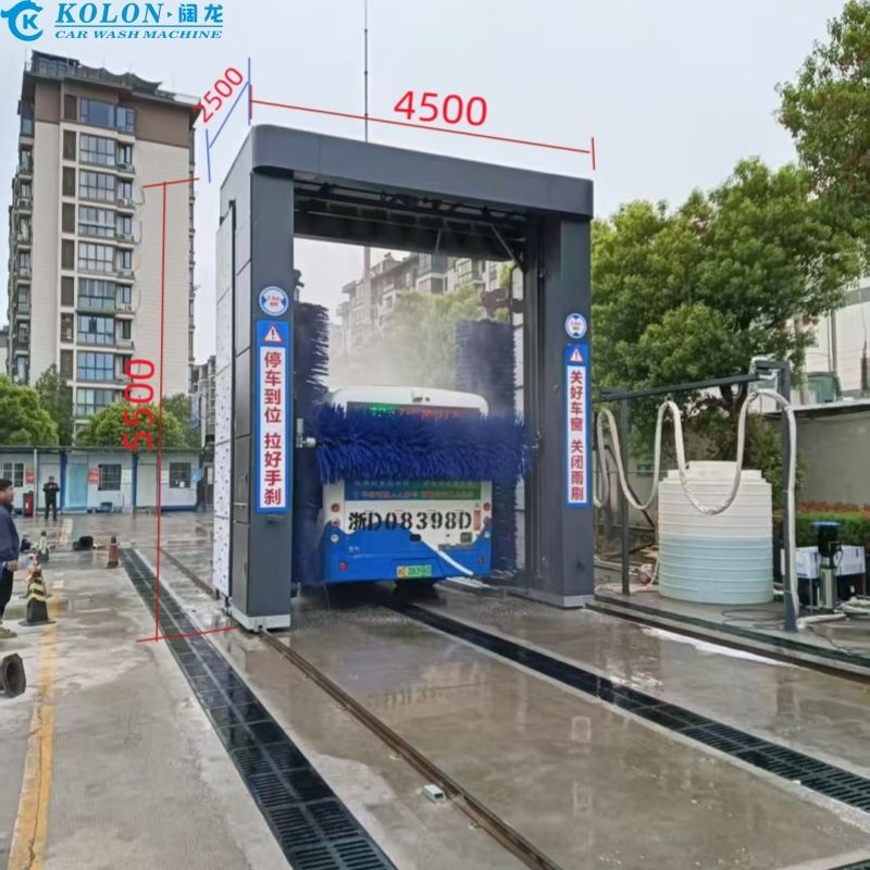 تجربه ی کولون: نتایج تمیزکاری بی نظیر با دستگاه شستشوی اتوبوس درجه یک ما